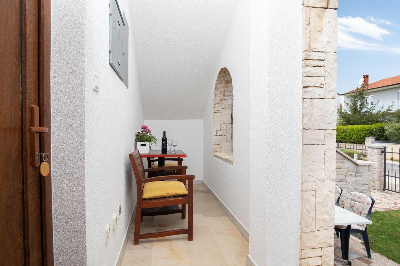 Dadic With Parking & Playground Apartment Medulin