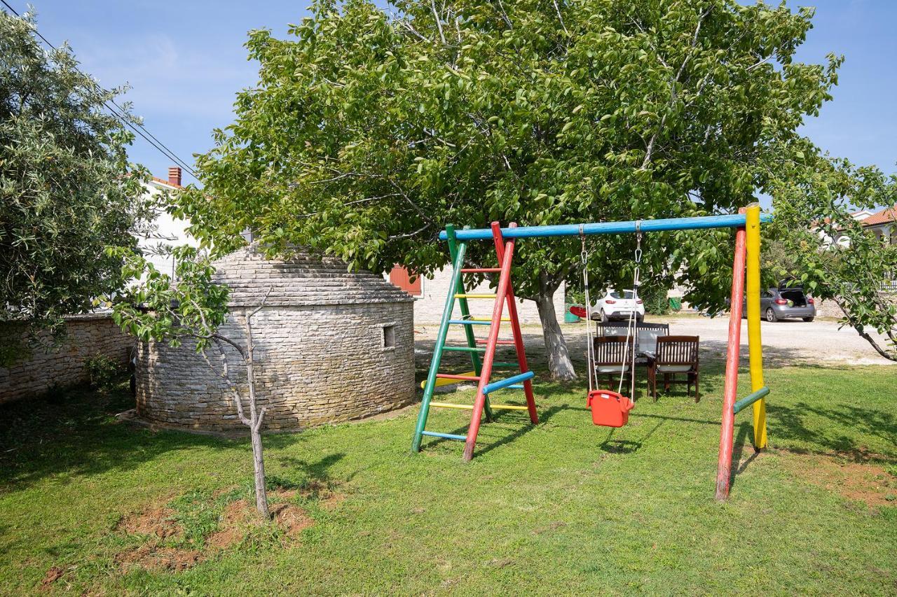 Dadic With Parking & Playground *
