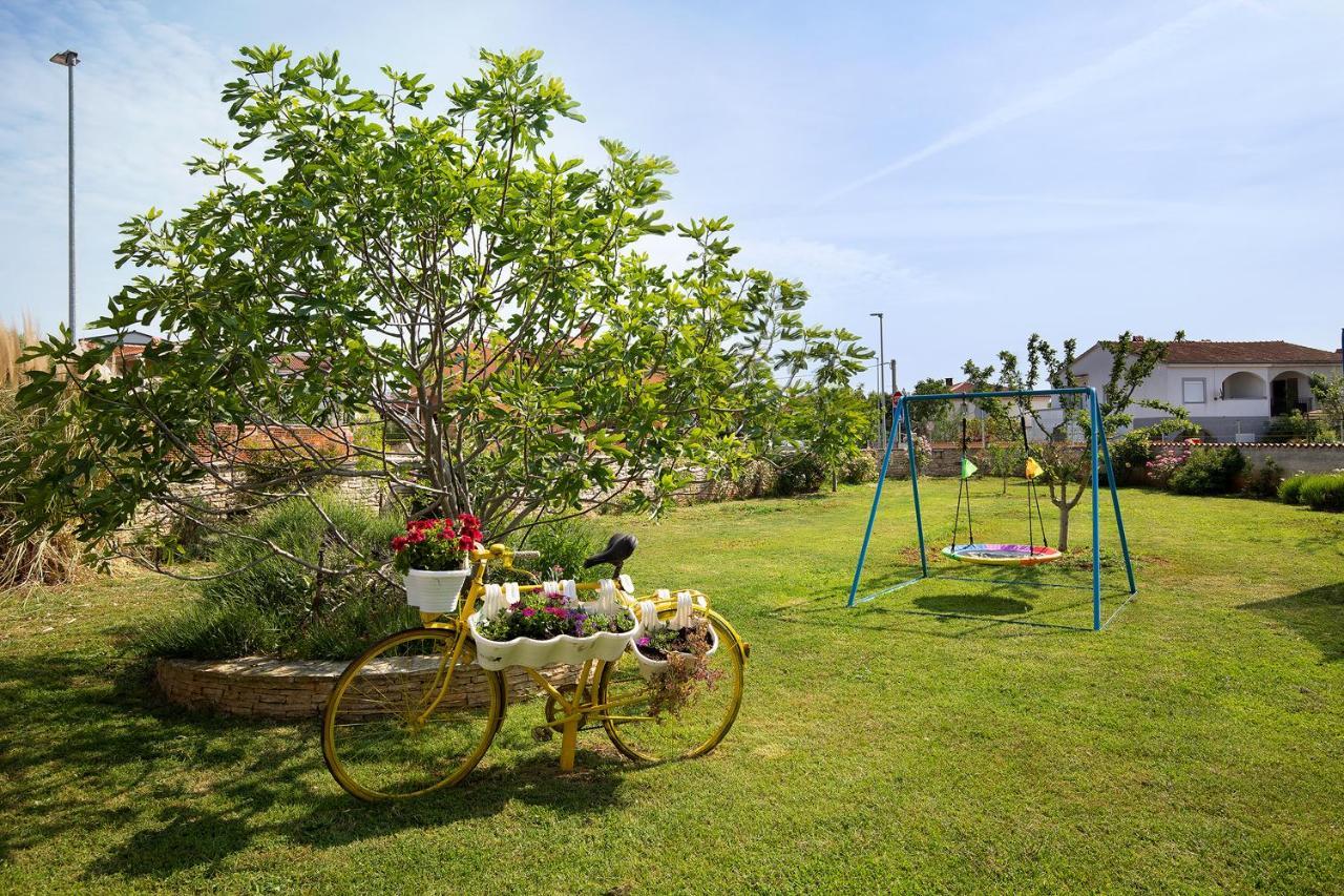 Apartment Dadic With Parking & Playground *