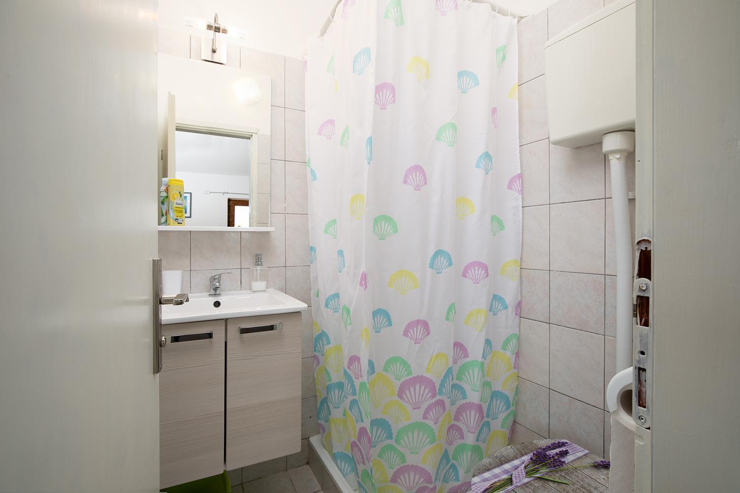 Apartment Dadic With Parking & Playground *