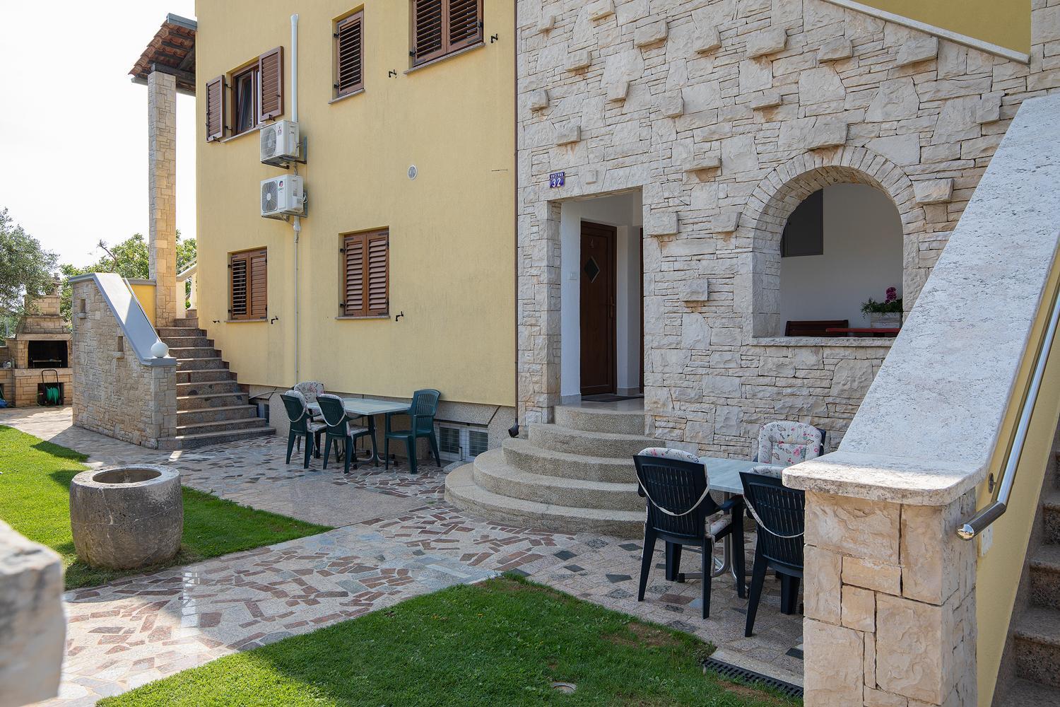 Apartment Dadic With Parking & Playground Medulin