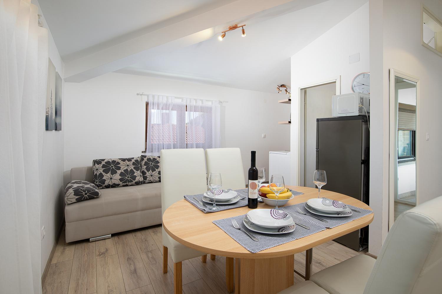 Dadic With Parking & Playground Apartment *