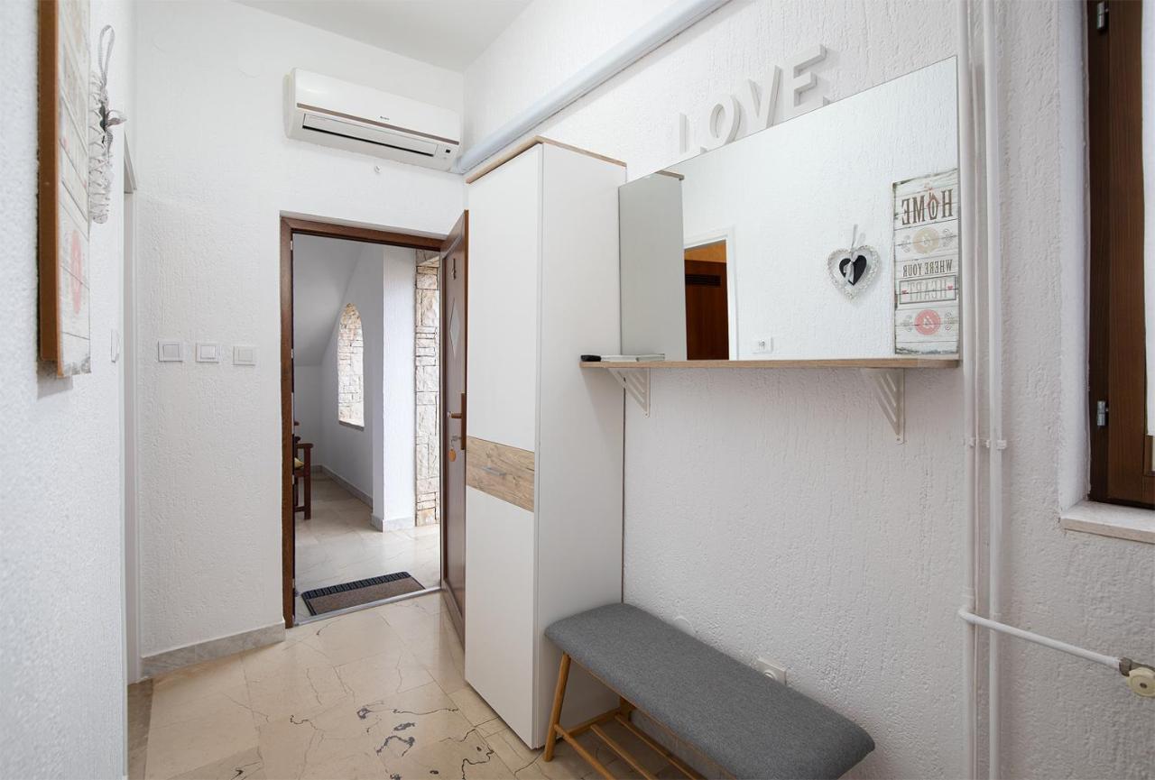 Apartment Dadic With Parking & Playground Medulin
