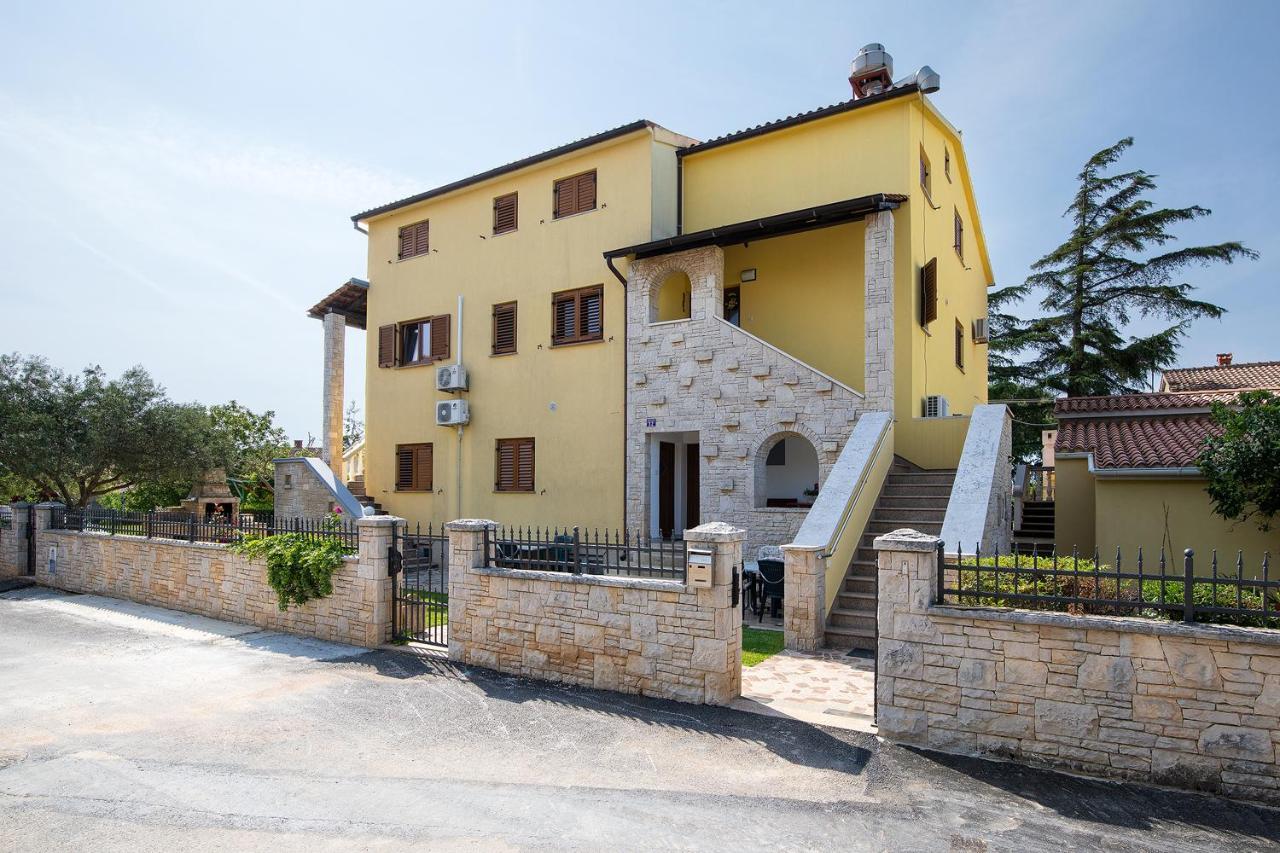 Apartment Dadic With Parking & Playground Medulin
