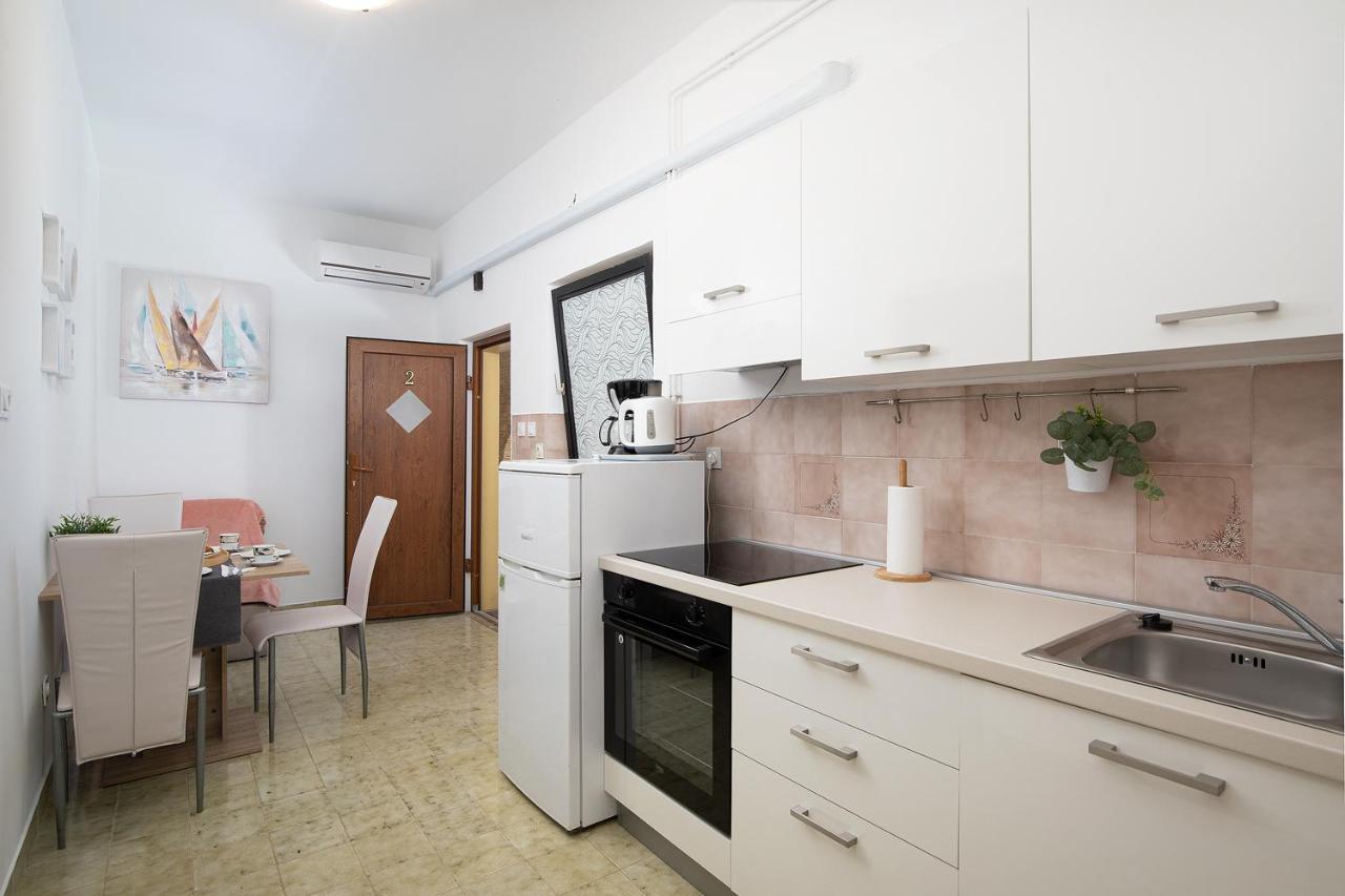 Apartment Dadic With Parking & Playground