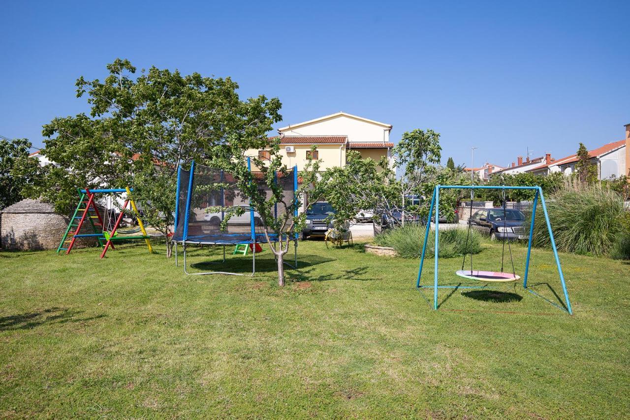 Dadic With Parking & Playground *