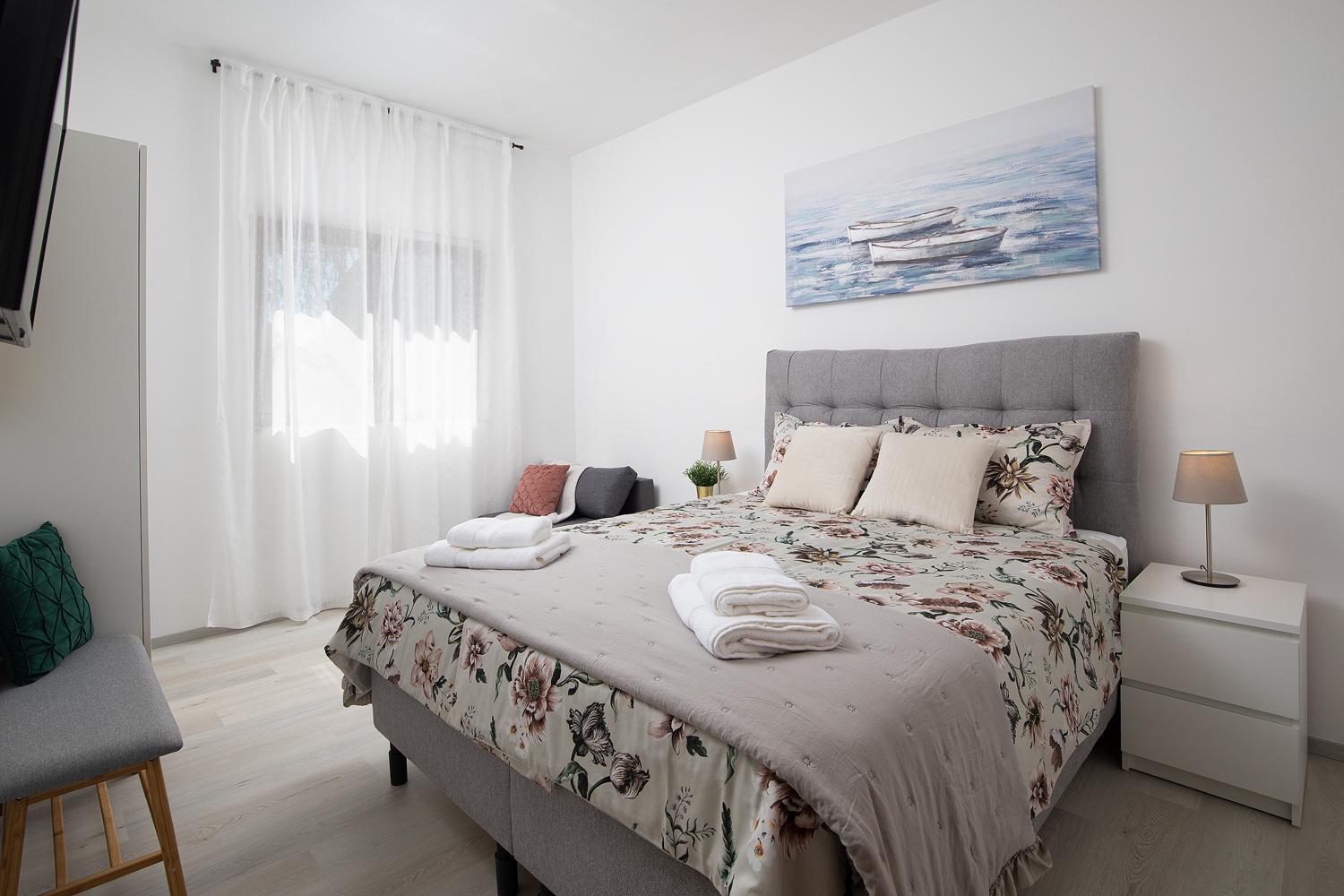 Dadic With Parking & Playground Apartment *